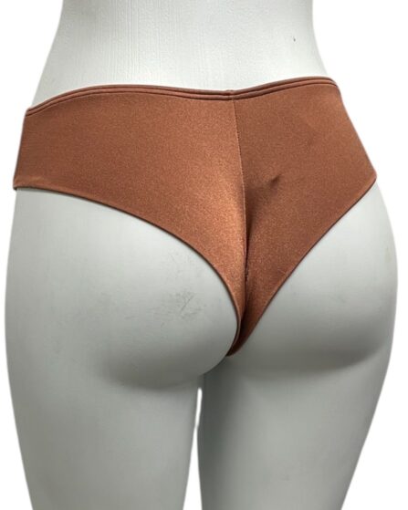 Tanga de biquíni básica cavada no bumbum LISA - Imagem 18