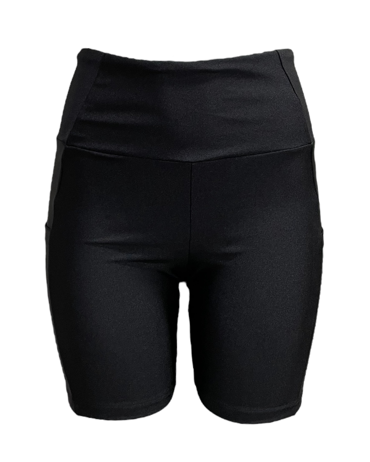 Bermuda feminina com bolsos laterais preta